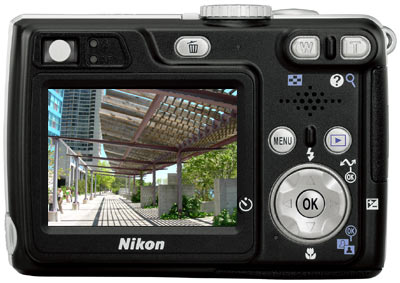 Nikon Coolpix 7900